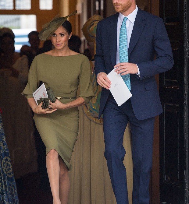 Príncipe Harry e Meghan Markle no batizado do príncipe Louis (Foto: Getty Images)