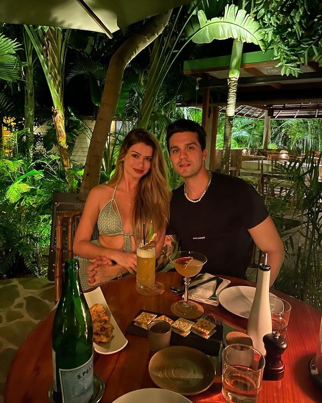Luan Santana se declara a Izabela Cunha em jantar romântico (Foto: Reprodução / Instagram)