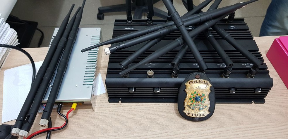 Aparelho usado para empresas de segurança dos veículos não perceber atividade dos criminosos (Foto: PC-AL/Divulgação)
