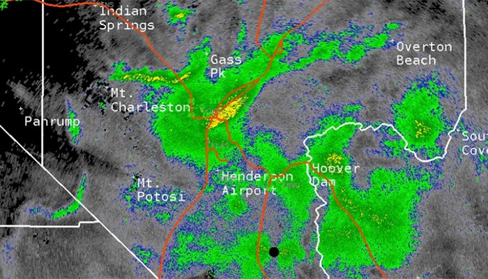 Os gafanhotos foram captados pelo radar meteorológico (Foto: Reprodução/Twitter/nwsvegas)