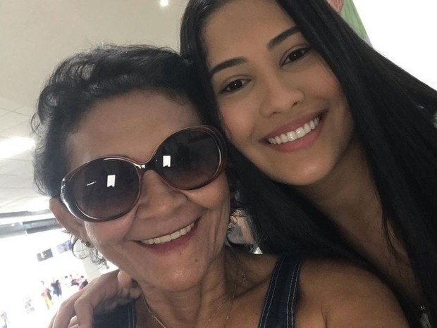 Dona Antonieta, com a filha, Thaynara OG (Foto: Reprodução/ Instagram)