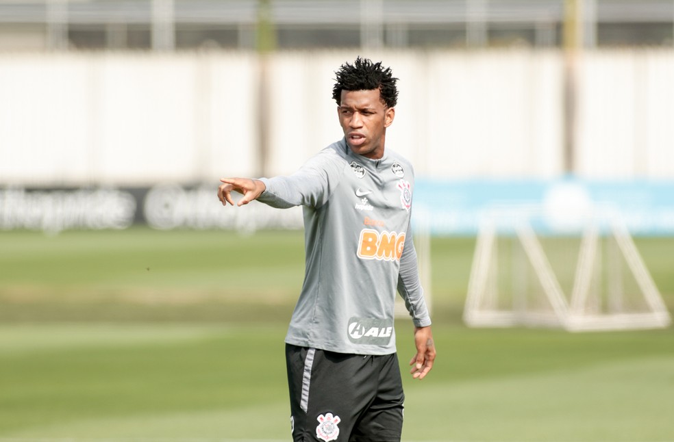 Com Gil suspenso, Mancini monta dupla de zaga inédita no Corinthians