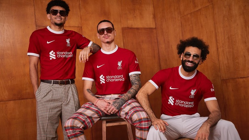 Uniforme do Liverpool para a temporada 2023/24 — Foto: Divulgação/Liverpool