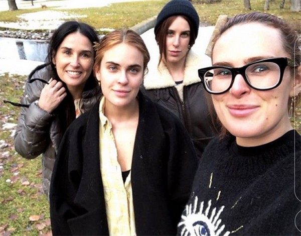 Demi Moore, Rumer, Scout e Tallulah Willis (Foto: Instagram)