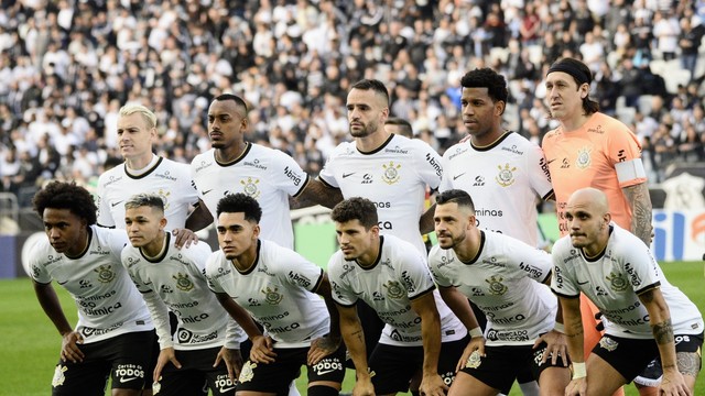 Jogadores do Corinthians contra o Juventude