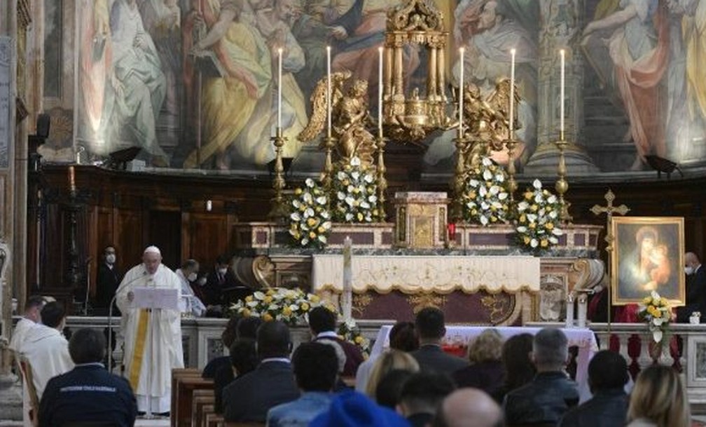 Papa Francisco afirma que compartilhar "não é comunismo, mas cristianismo puro" em missa neste 11 de abril. — Foto: Vaticano News