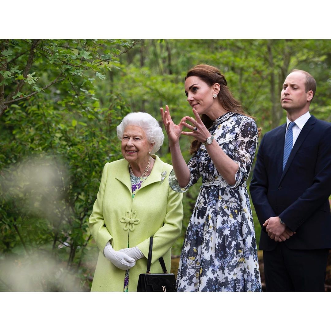 Kate, William e a rainha Elizabeth (Foto: Reprodução Instagram)