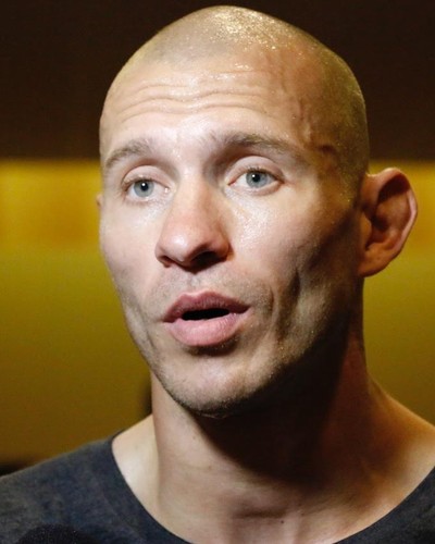 Profissão viajante: Cerrone dirige trailer até Orlando para iniciar ...