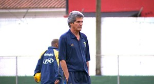 Roberto Oliveira, técnico do São Carlos (Foto: Reginaldo dos Santos/  EPTV)