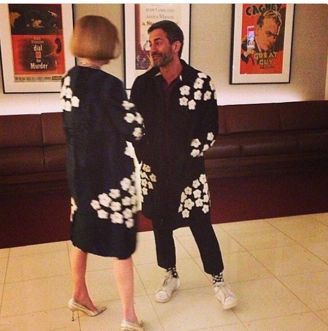 Unidos pelo casaco Prada, Anna Wintour e Marc Jacobs (Foto: Reprodução/Instagram)