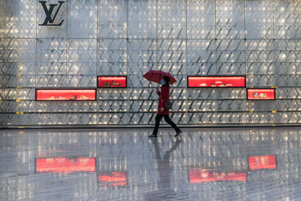 Loja da Louis Vuitton em Xangai dias após lockdown (Foto: Getty)