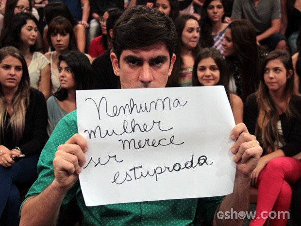 Marcelo Adnet também participa da campanha contra o estupro (Foto: TV Globo/Altas Horas)