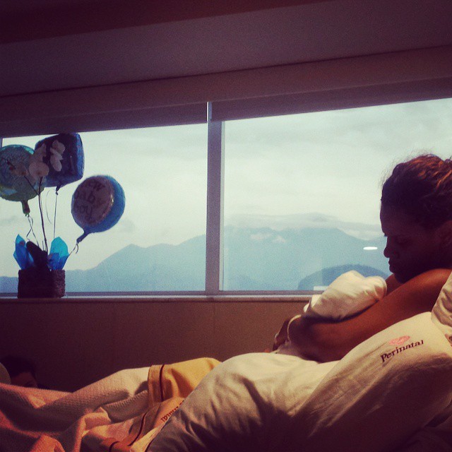 Aline Wirley com o filho, Antônio (Foto: Reprodução/Instagram)