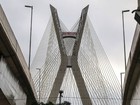 Ponte Estaiada vira alvo de pichadores na Zona Sul de São Paulo