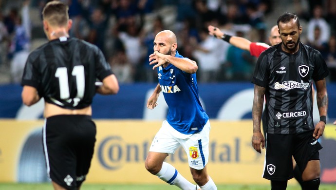 Com maior aproveitamento em casa, Cruzeiro  busca equilibrio em decisões