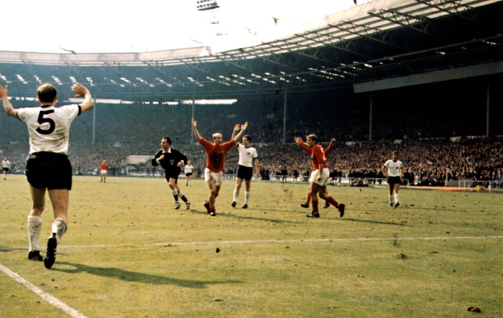 Jogos Inesqueciveis Da Copa Inglaterra X Alemanha Em 66 Uma Discussao Eterna Copa Do Mundo Ge