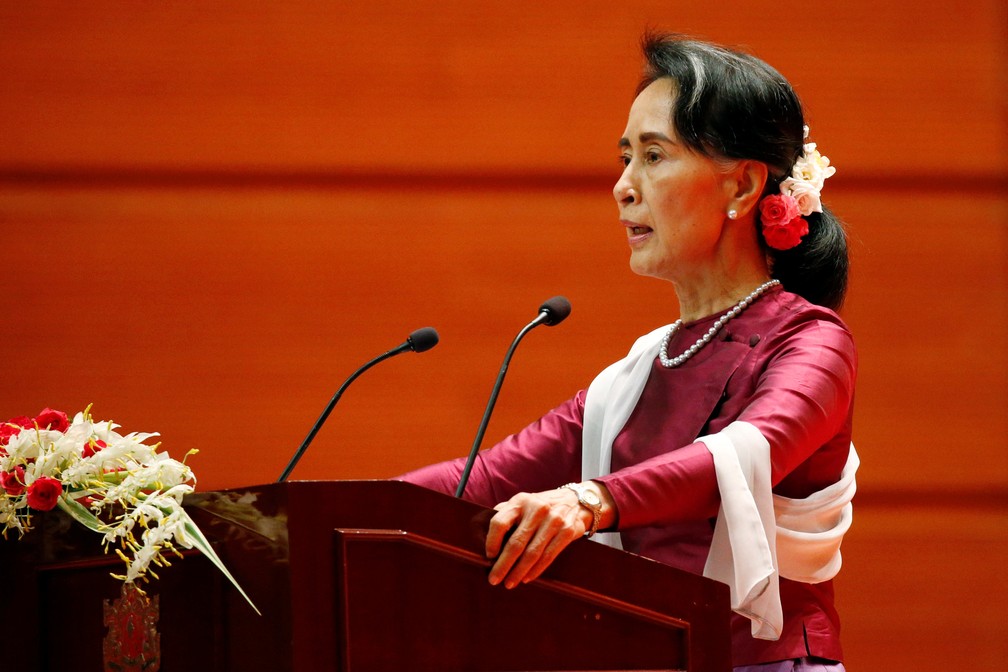 Aung San Suu Kyi, líder birmanesa, durante discurso sobre a situação da minoria muçulmanda rohingya (Foto: REUTERS/Soe Zeya Tun)