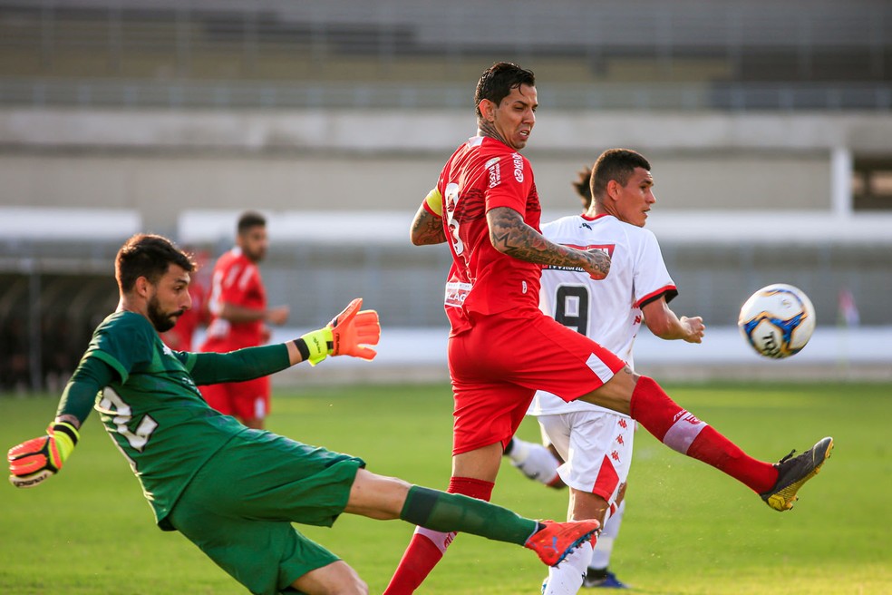 Victor Ramos foi capitão do CRB no Brasileiro — Foto: Ailton Cruz - Gazeta de Alagoas