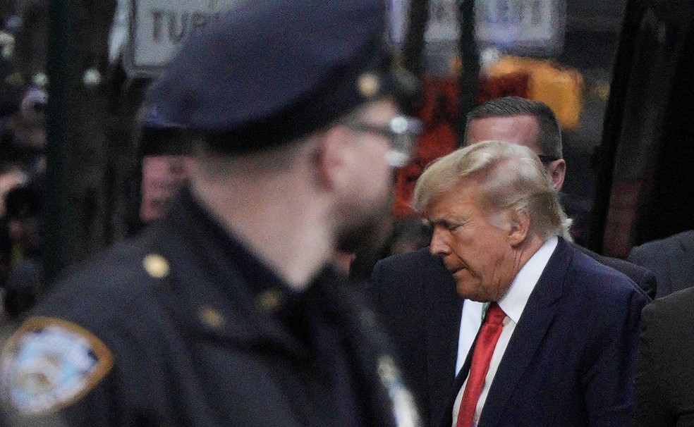 Donald Trump chega à Trump tower em Manhattan — Foto: Reuters/Jeenah Moon