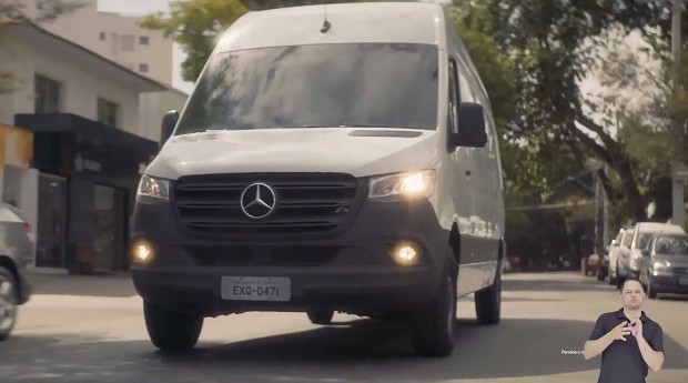 A Mercedes-Benz apresentou a linha de vans Sprinter durante o Prêmio Melhores Franquias 2021 (Foto: Reprodução)