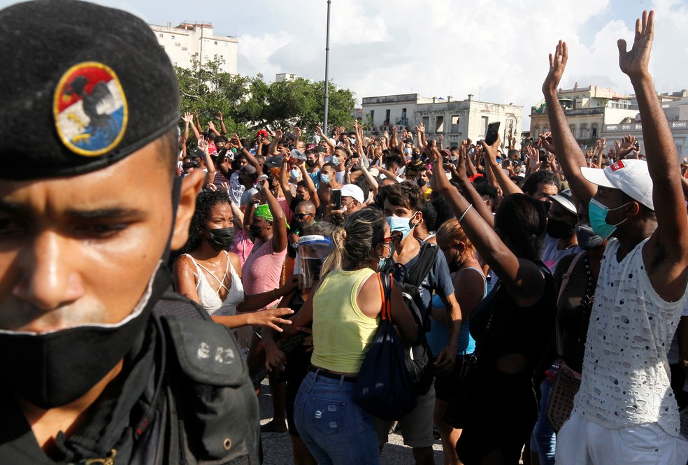 Imagem de protestos em Havana em 12 de julho de 2021 — Foto: Reuters
