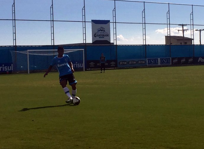 Sob forte calor, Grêmio faz 3 a 0 e vence Sindicato em jogo-treino