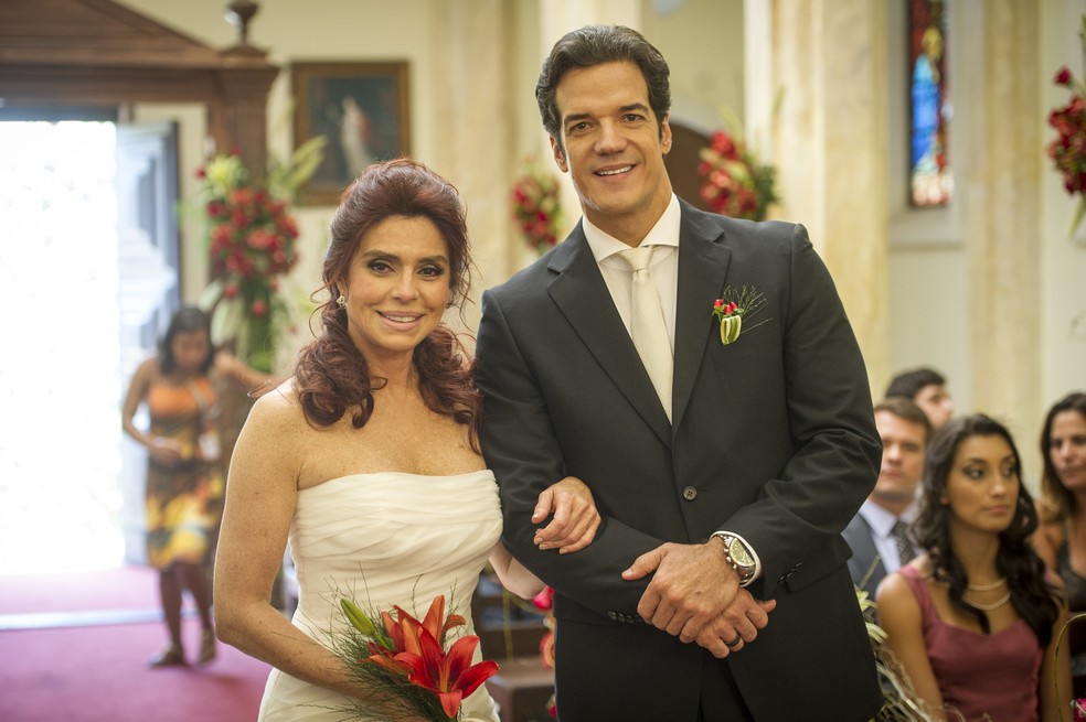 Gigi ( Francoise Forton ) e Ignacio ( Carlos Machado ) em 'Amor à vida' — Foto: Globo/João Cotta