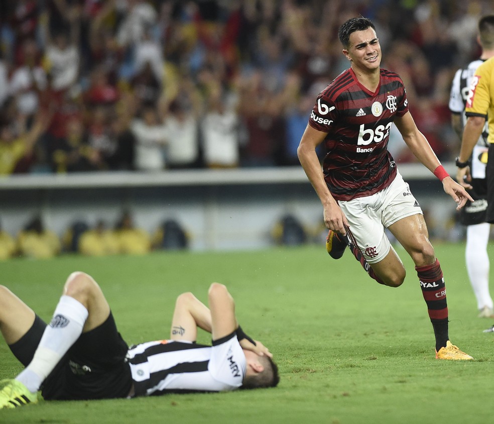 Contra o Atlético-MG, Reinier comemorou o seu primeiro gol no Maracanã como profissional — Foto: André Durão