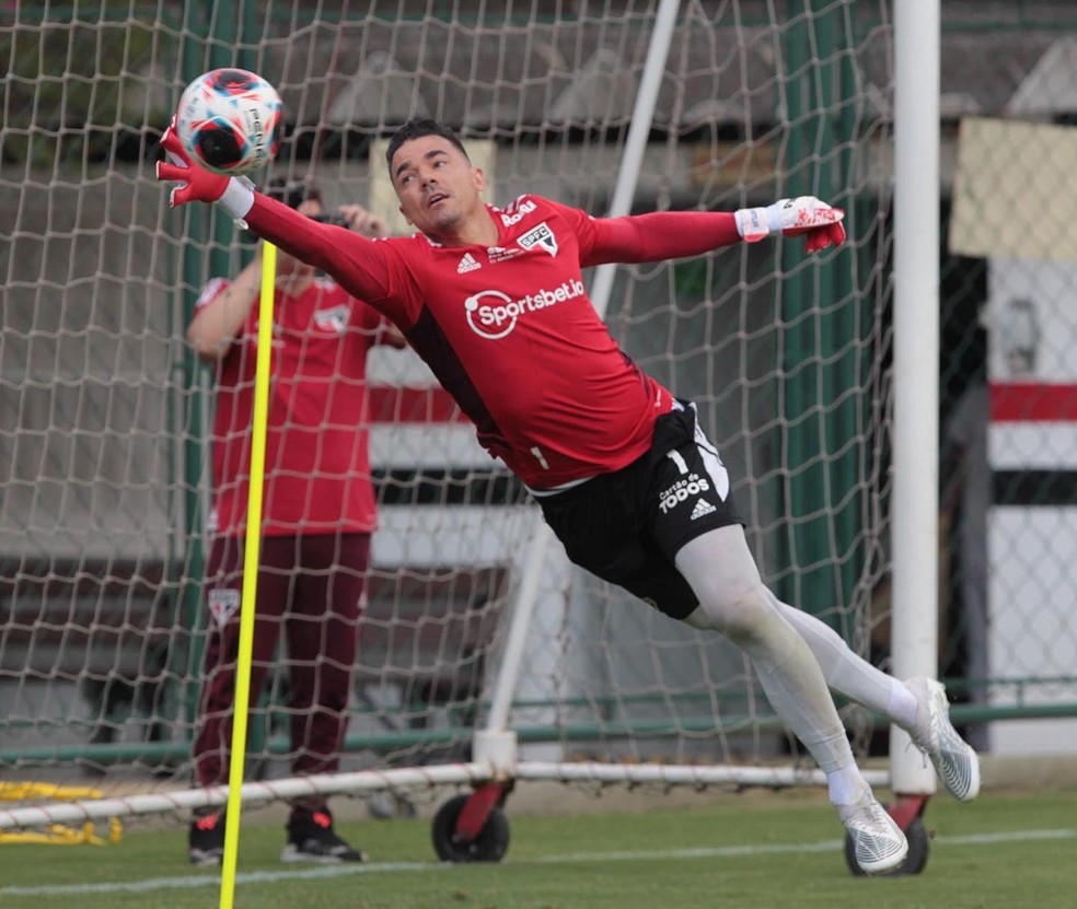 O goleiro Felipe Alves no CT do São Paulo — Foto: Rubens Chiri / saopaulofc