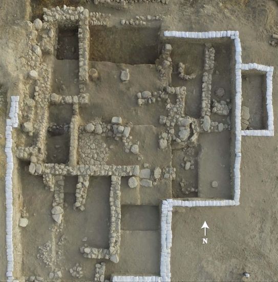Templo cananeu do século 12 a.C. é encontrado em cidade bíblica de Israel (Foto: T. Rogovski/Hebrew University/Israel Antiquities Authority)