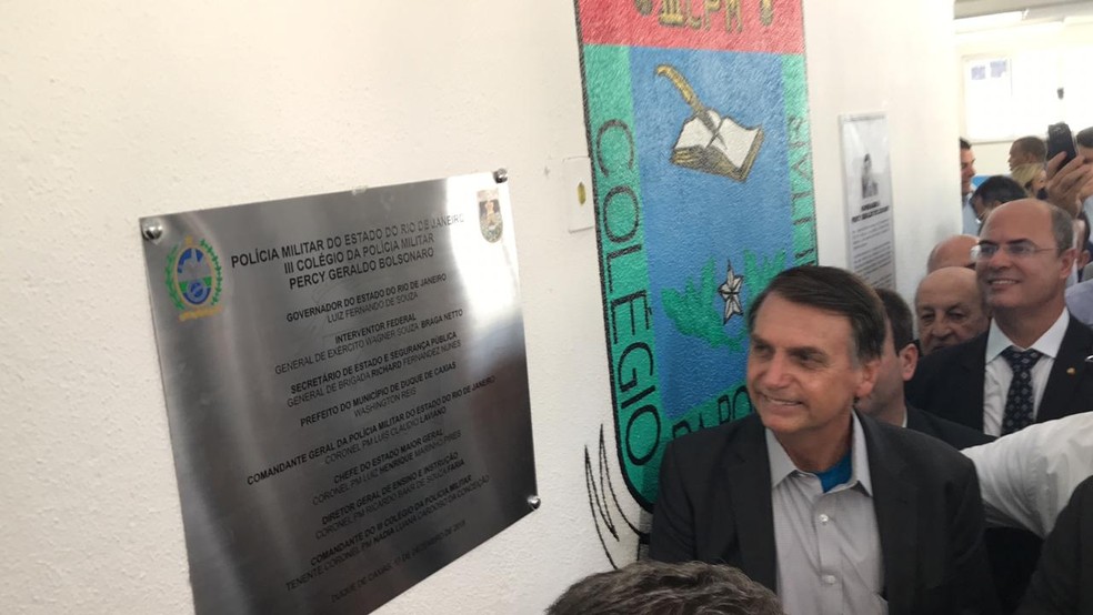 O presidente eleito Jair Bolsonaro durante visita a colégio militar que leva o nome de seu pai, Percy Geraldo Bolsonaro — Foto: Henrique Coelho/G1