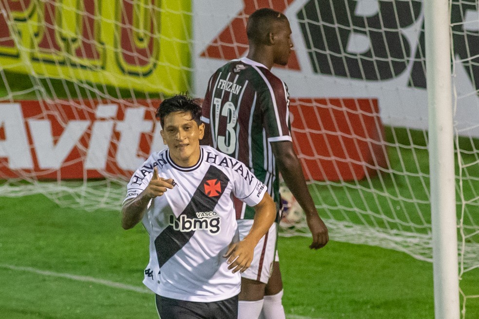 Análise: Vasco volta a dar mostras de bom futebol, mas bola aérea e falta de vitórias são problemas