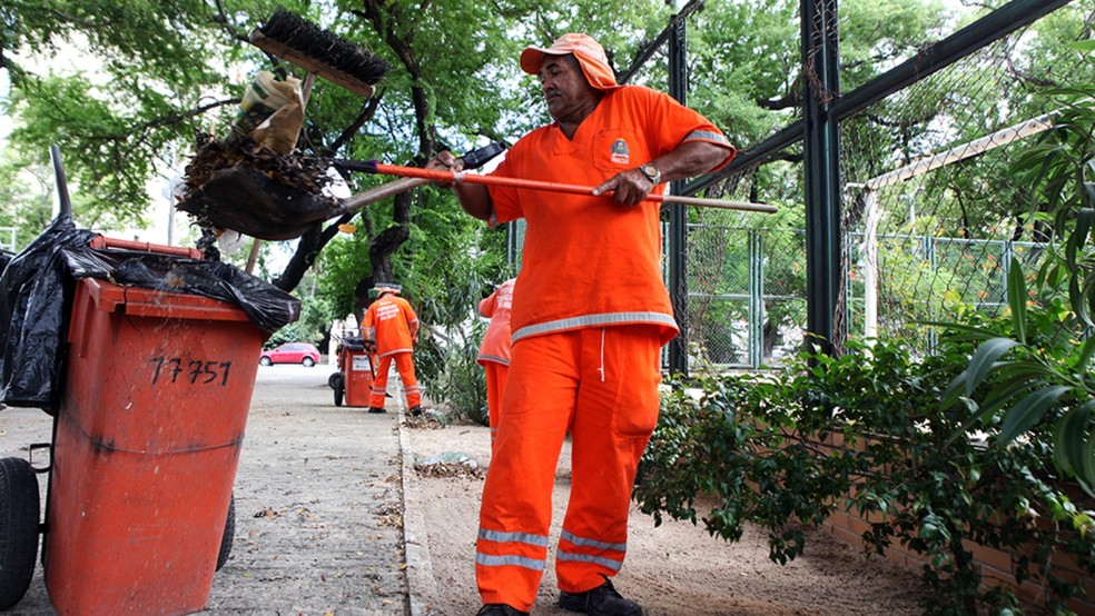 Coleta de lixo em Fortaleza, taxa de lixo, caminhão do lixo — Foto: PMF/Divulgação