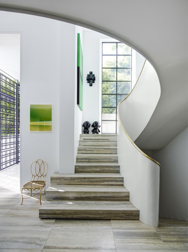 Reforma revoluciona casa com arte, design e muito vidro (Foto: Divulgação)