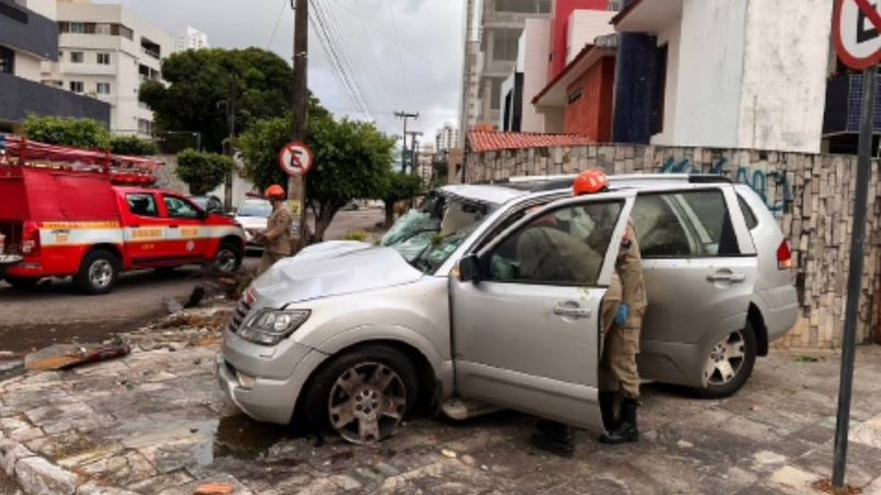 Acidente aconteceu no bairro de Manaíra, em João Pessoa — Foto: Corpo de Bombeiros/Divulgação
