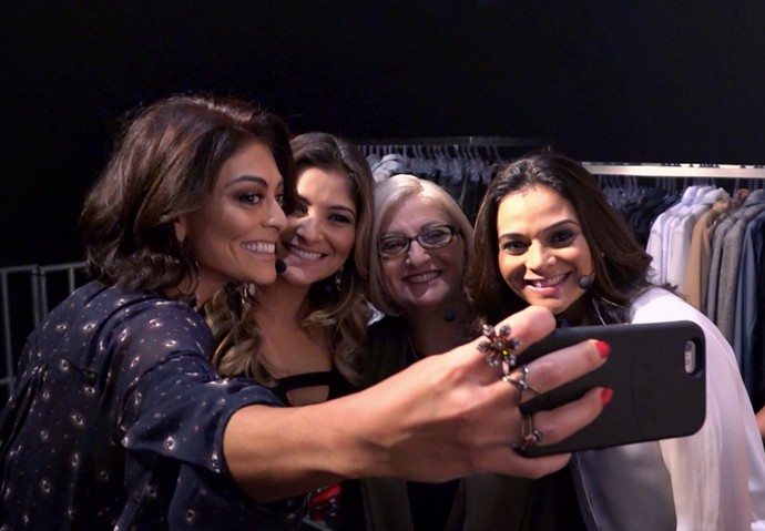 Família Paes tira selfie nos bastidores (Foto: TV Globo)