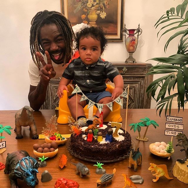 Jonathan Azevedo celebra mêsversário do filho (Foto: Reprodução/Instagram)