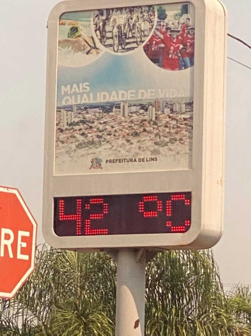 Termômetros que fica em uma das avenidas da cidade chegou a marcar 42ºC, mas segundo o Inmet cidade registrou 41,4ºC — Foto: J.Serafim/Divulgação