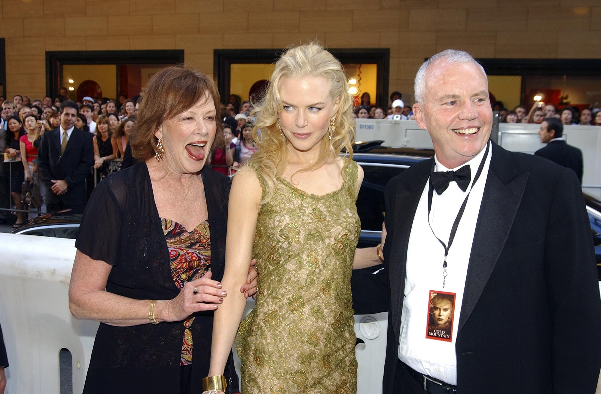 Nicole Kidman com os pais, Janelle e Antony Kidman, que morreu em 2014, em foto de 2003 (Foto: Getty Images)