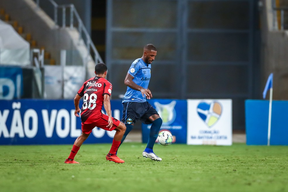 [ANÁLISE] Grêmio testa elenco em vitória antes de finais e ganha candidatos à titularidade