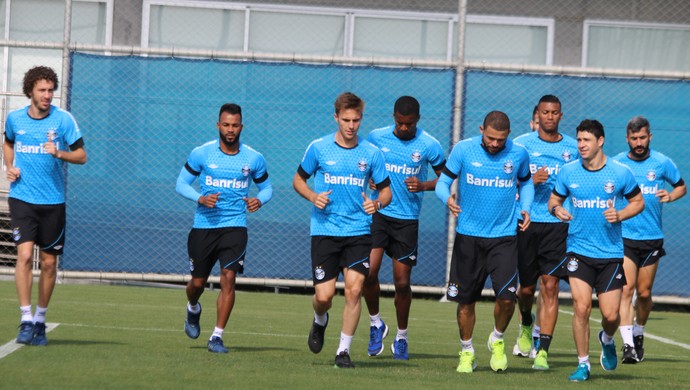 Grupo fica atento a negócios e abre torcida por renovações no Grêmio