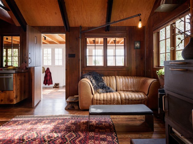 Casa de madeira de 1930 ganha reforma e décor repleto de obras de arte  (Foto: Aaron Leitz Photography/divulgação)