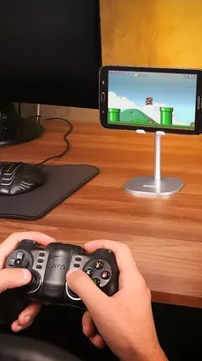 Se você joga no celular, veja estes gamepads para ter mais conforto