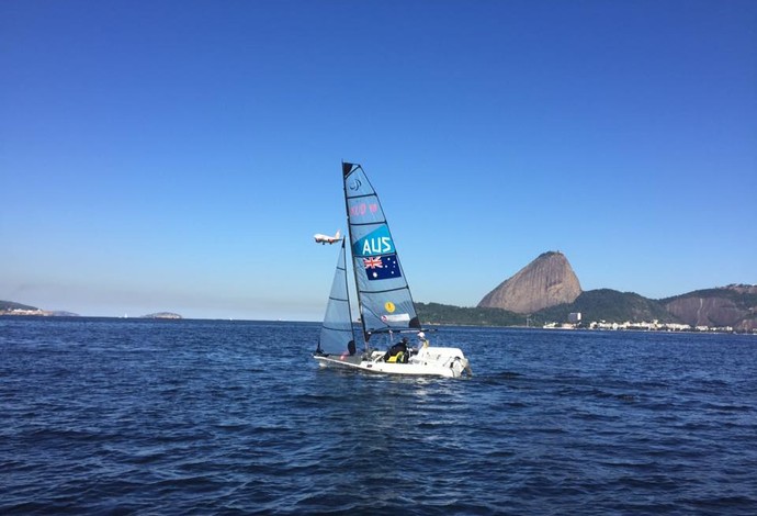 Barco de Liesl Tesch durante treino no Rio (Foto: Reprodução / Facebook)