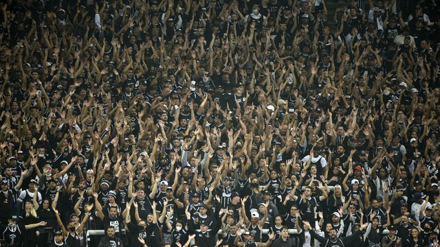 Torcida do Corinthians em jogo contra o Fluminense