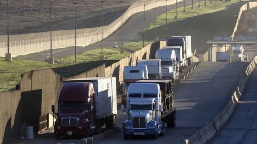Trânsito de carga é muito intenso na região da fronteira entre o México e os Estados Unidos — Foto: GETTY IMAGES/via BBC