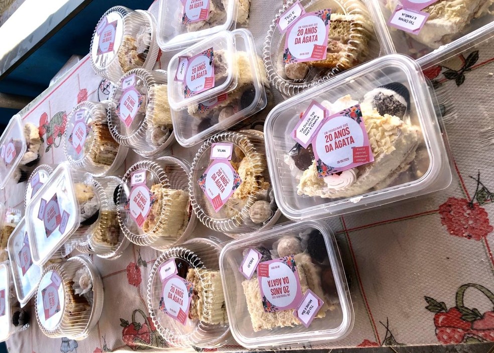Jovem Celebra Aniversario Isolada E Manda Motoboy Entregar 30 Pedacos De Bolo Em Sp Santos E Regiao G1 Você nunca viu um bolo gelado de brigadeiro tão molhadinho e gostoso! motoboy entregar 30 pedacos de bolo