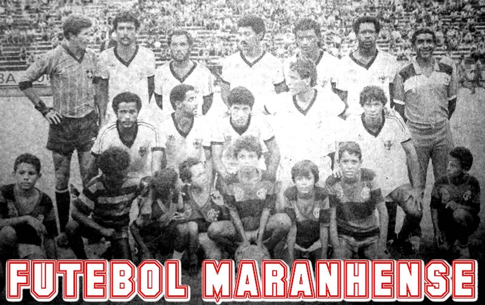 Caio (o terceiro agachado) quando jogou pelo Moto Club — Foto: Arquivo Hugo Saraiva / Blog Futebol Maranhense