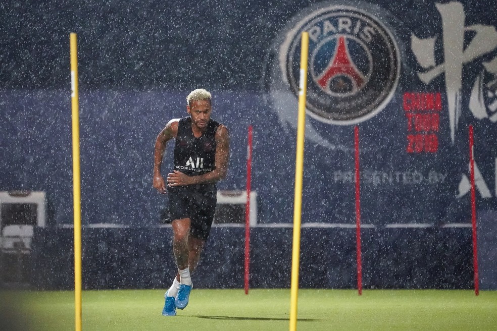 Neymar seguiu treinando no PSG, aguardando desfecho de novela â Foto: Getty Images