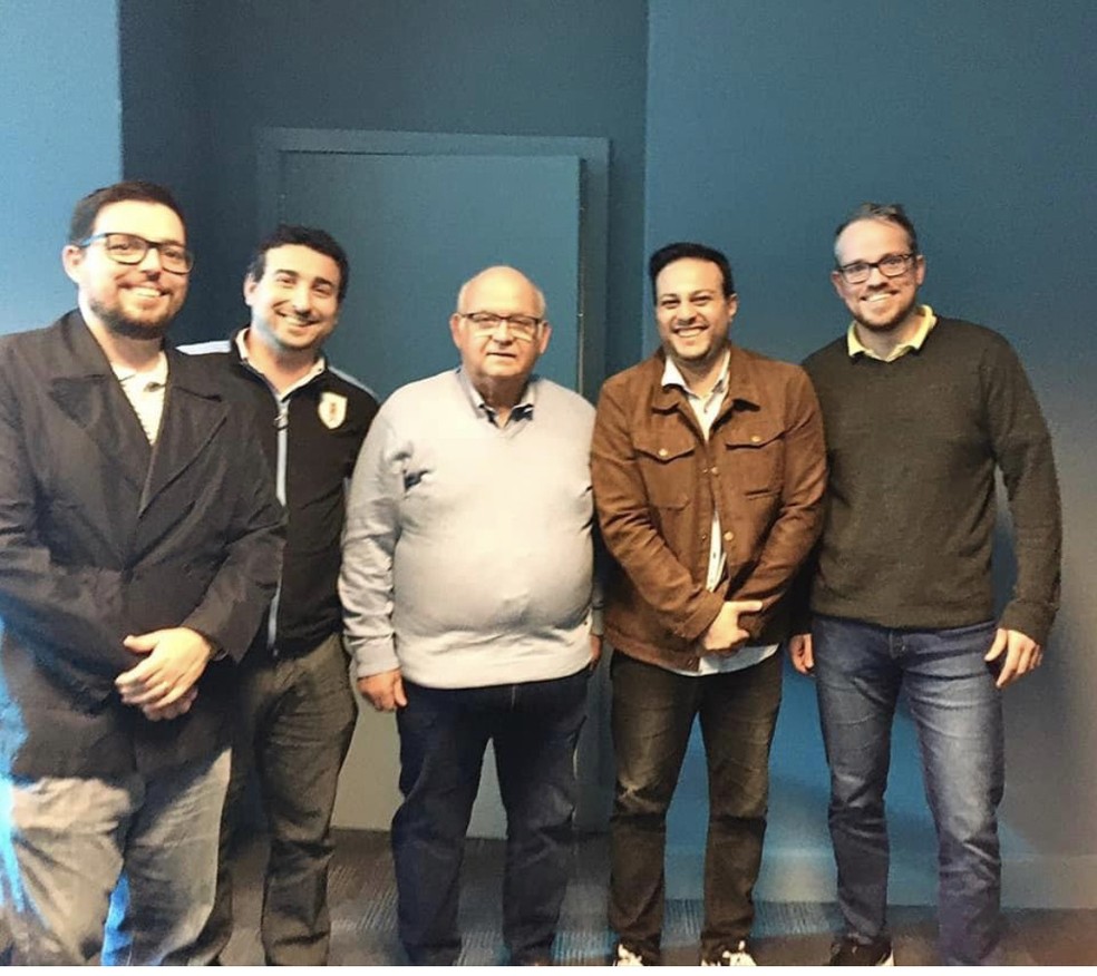 Presidente encontra políticos e agita ambiente interno do Grêmio